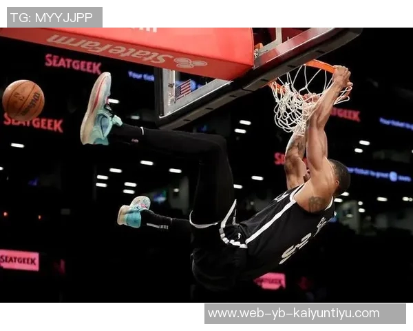 克拉克斯顿半场表现惊艳7中5贡献11分8板5助正负值高达22 克拉克斯顿半场表现惊艳7中5贡献11分8板5助正负值高达22